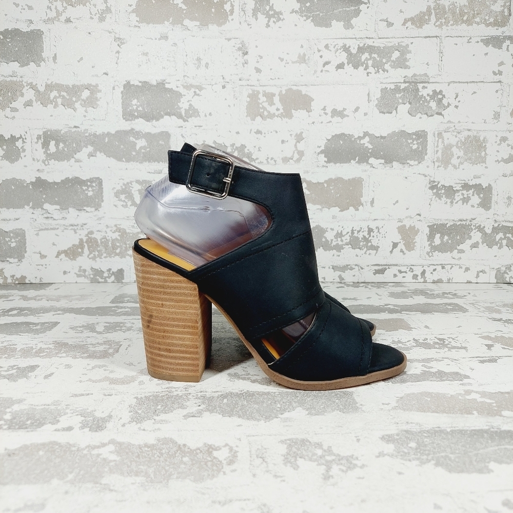 NEW DV Dolce Vita Brista Black Leather Slip Buckle Ankle Strap Sandals E801 - Picture 6 of 12
